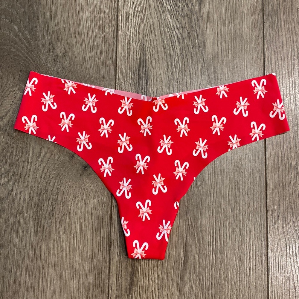Victoria’s Secret Red Candy Cane print No Show Thong Size XL